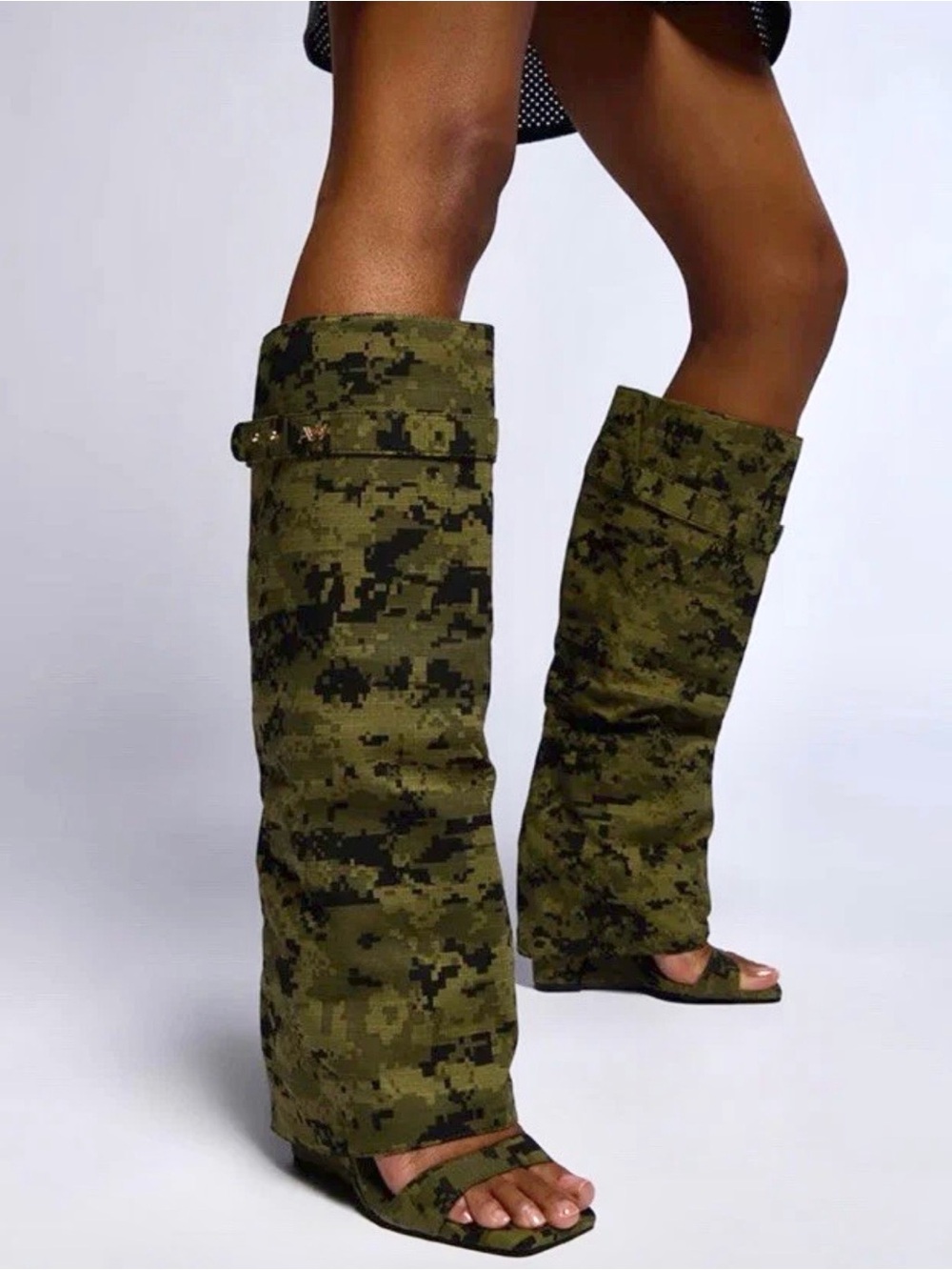 Azalea Wang Open Toe Wedge Sandal Boots Women 8 Festival Rave Costume Camo Green